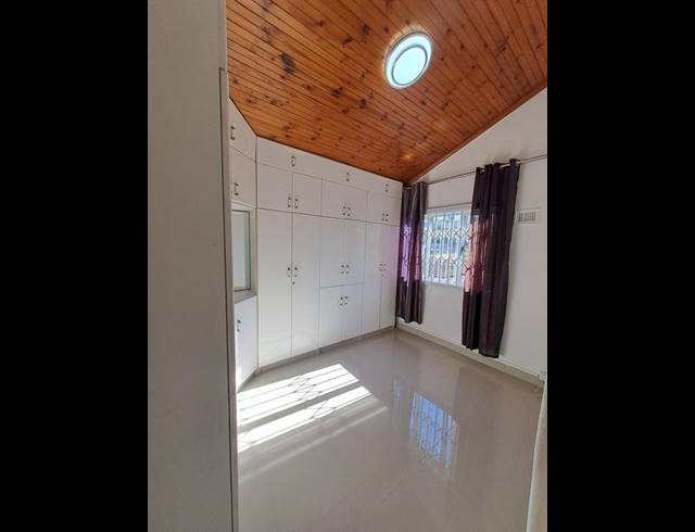 2 BEDROOM PROPERTY TO RENT IN CROSSMOOR